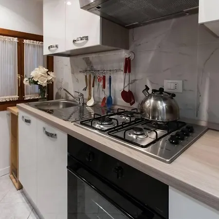 Appartement Casa Mariagrazia - Cozy Flat In With Private Patio Venetië